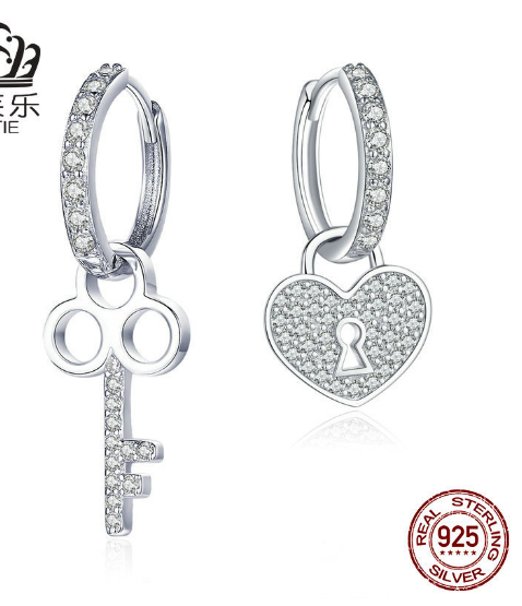 Jewelry Key and Lock Stud Earrings S925 Sterling Silver Jewelry Platinum Plated Whole Body Silver Simple Earrings SCE577